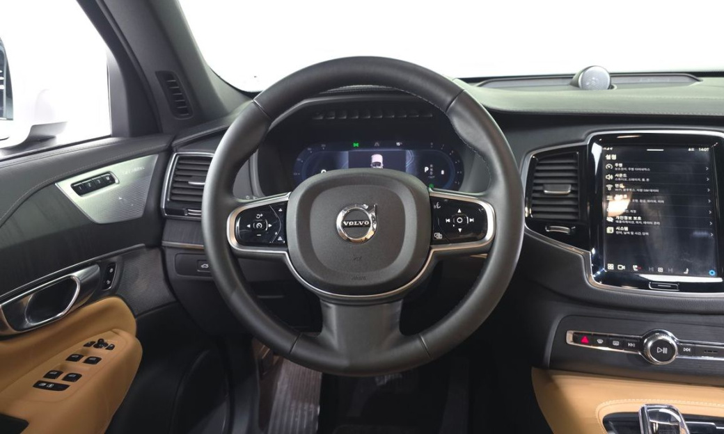 Volvo XC90 B6 Ultra Bright, 2025
