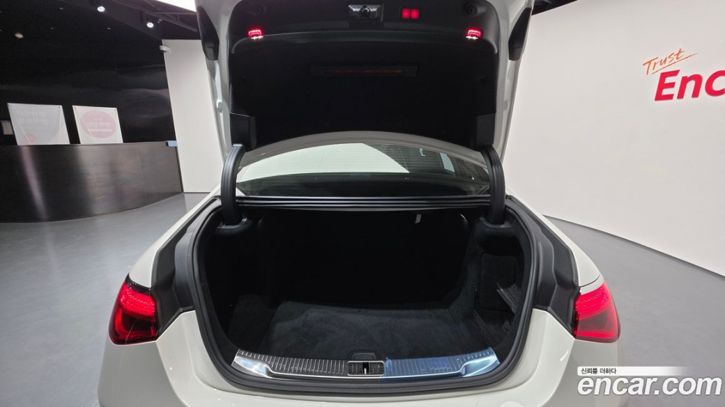 Mercedes-Benz S-Class S350 d, 2022