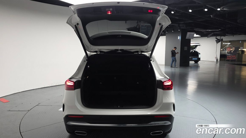 Mercedes-Benz GLA-Class GLA250 4MATIC, 2025