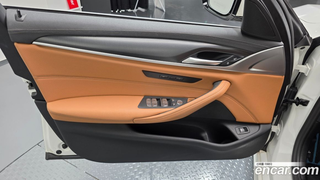 BMW 5-Series 520i M Sport, 2023
