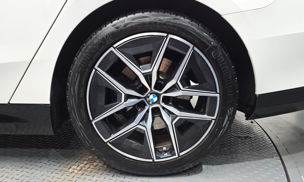 BMW 5-Series 520i M Sport, 2024