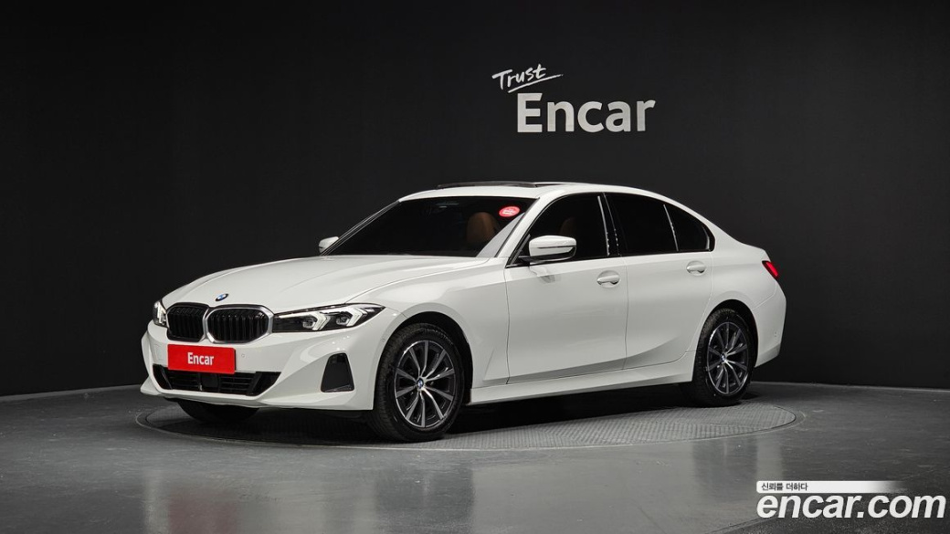 BMW 3-Series 320i, 2024