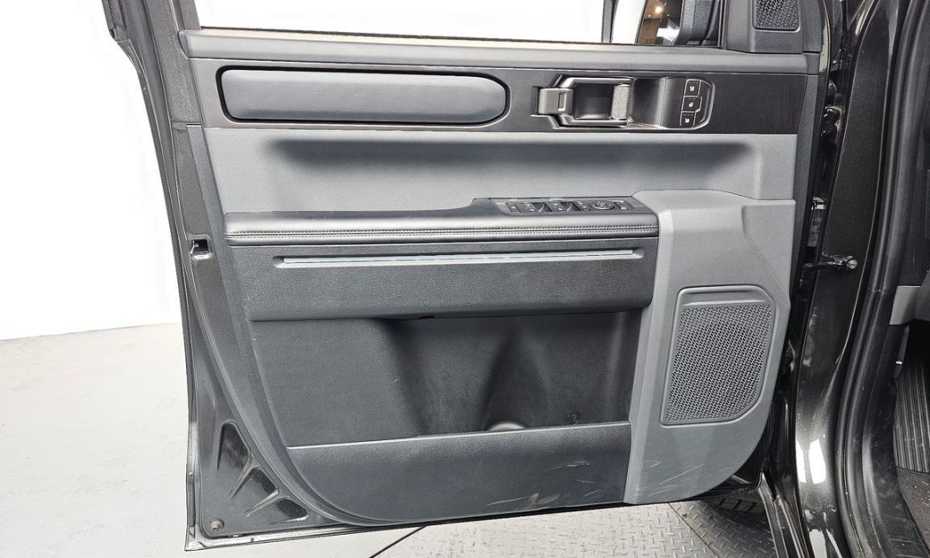 Kia Tasman 2.5T Gasoline 4WD, 2026