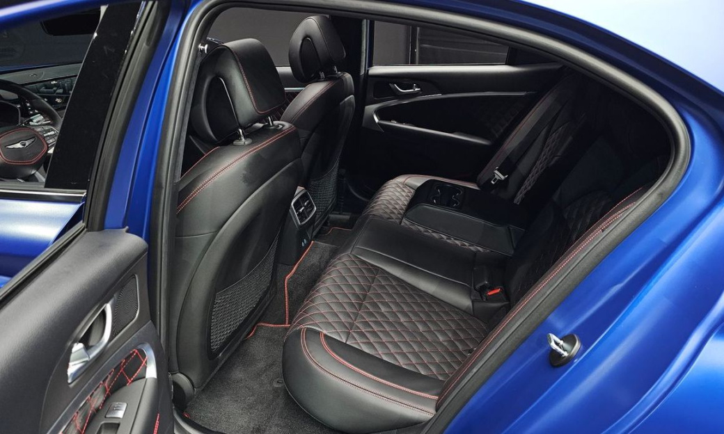 Genesis G70 Gasoline 2.5T 4WD, 2025