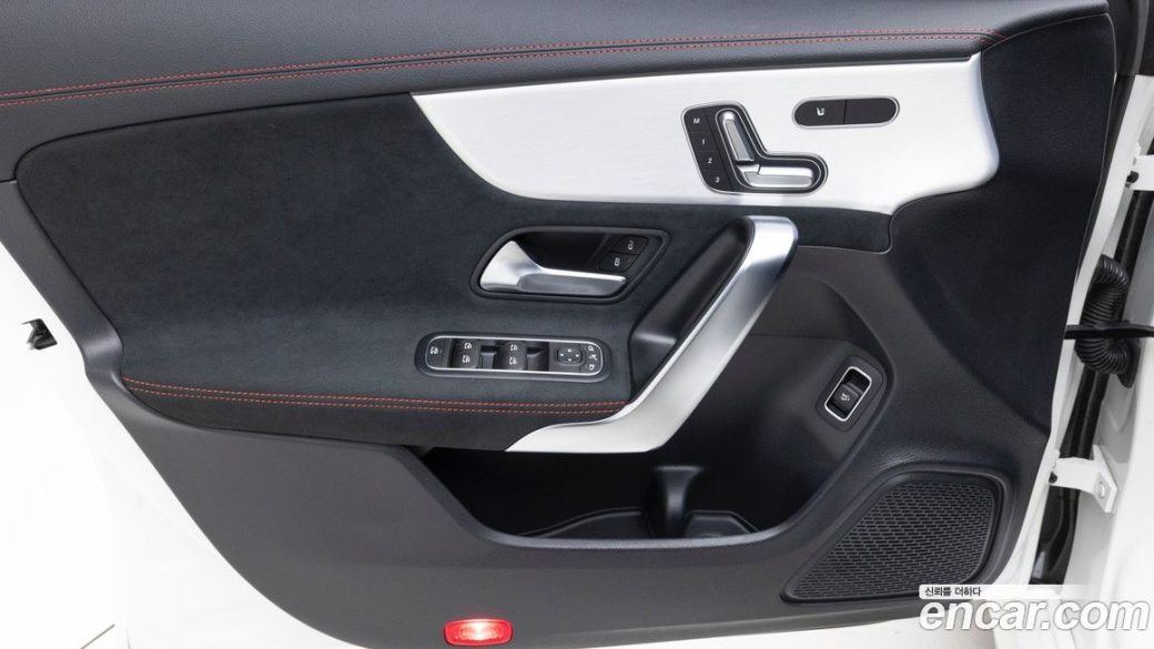 Mercedes-Benz CLA-Class CLA250 4MATIC, 2025