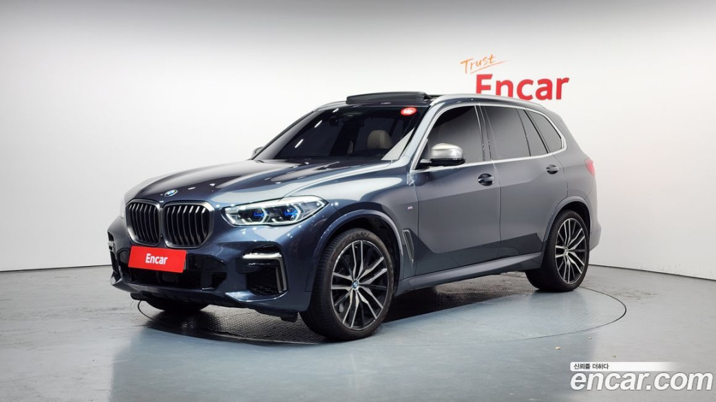 BMW X5 M50i, 2022
