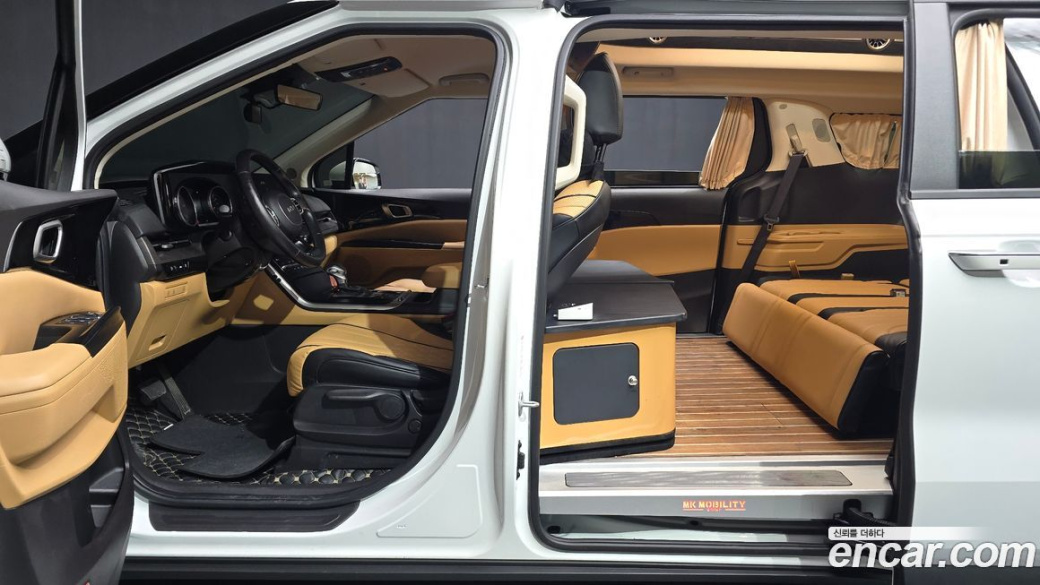 Kia Carnival 9-Seater Hi-Limousine(Special Vehicle), 2023