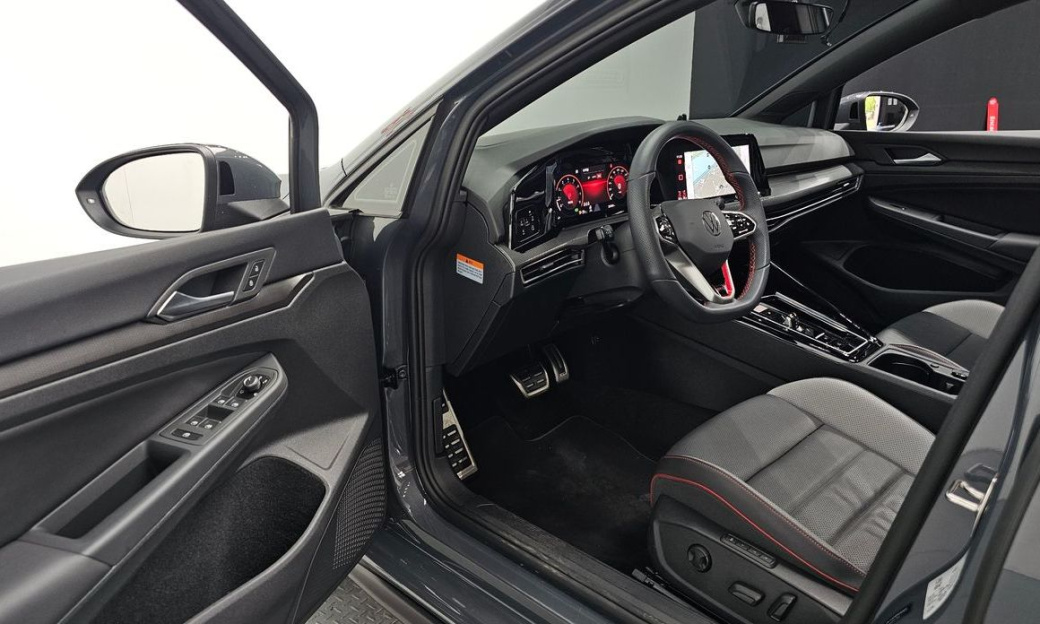 Volkswagen Golf 2.0 GTI, 2024