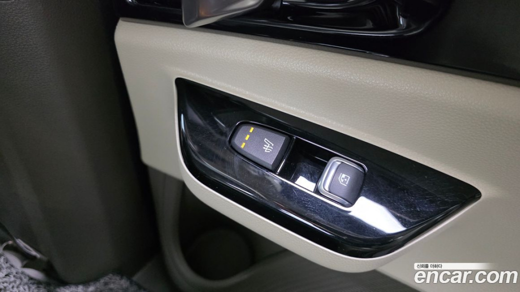 Kia Carnival 9-Seater Signature, 2023