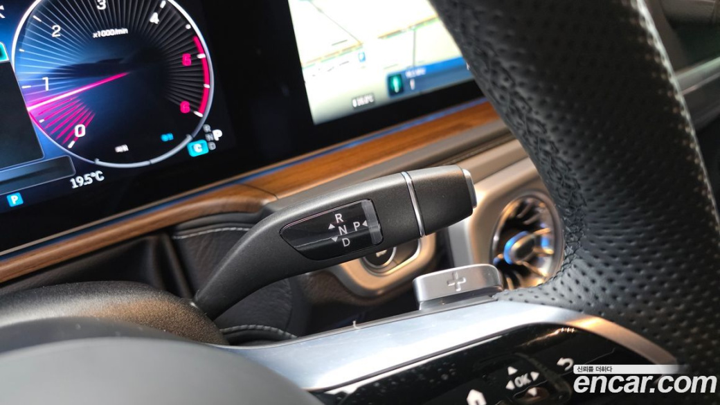 Mercedes-Benz G-Class G450d, 2025