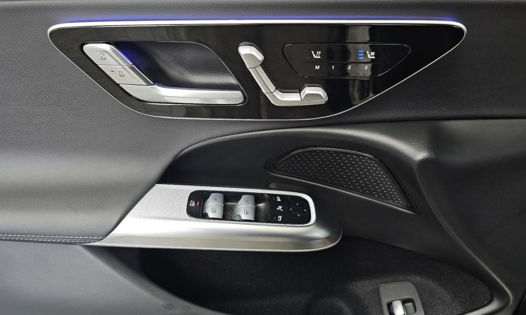 Mercedes-Benz E-Class E200 Avantgarde, 2025
