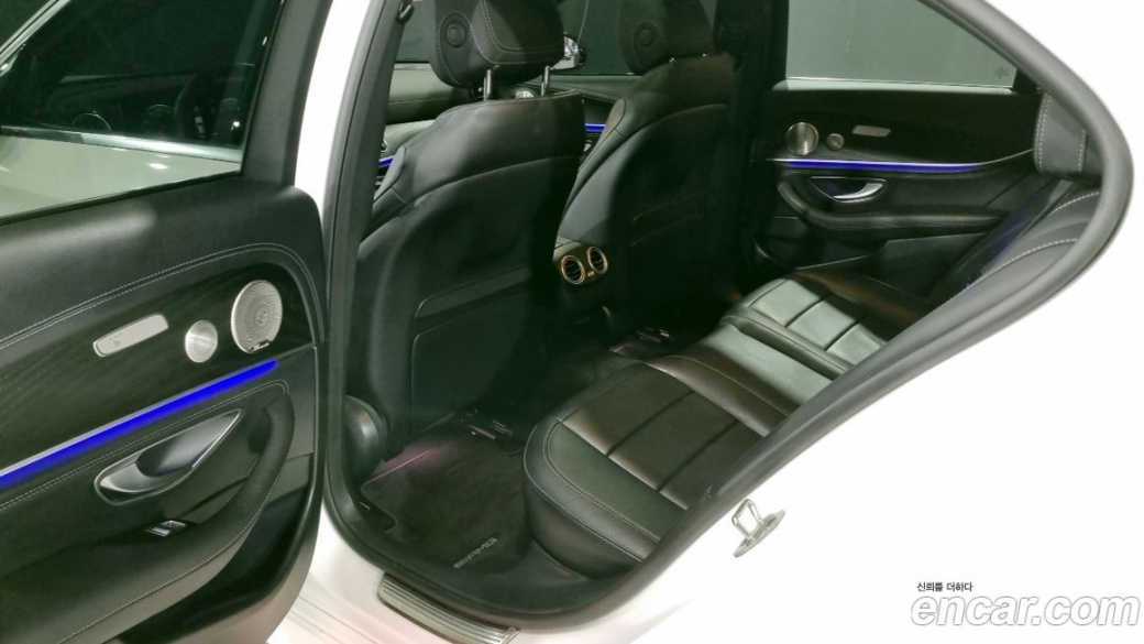 Mercedes-Benz E-Class E220d 4MATIC AMG Line, 2022
