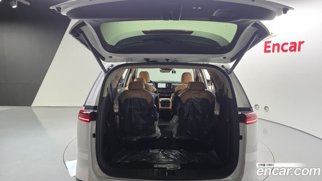 Kia Carnival 9-Seater Noblesse, 2023
