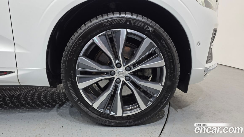Volvo XC60 B6 Inscirtion, 2022