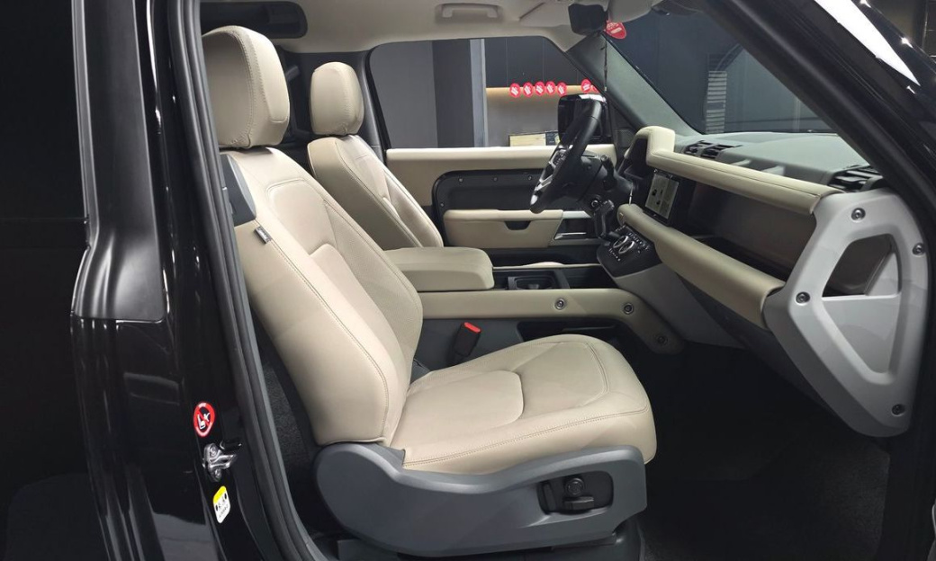 Land Rover Defender 90 D250 XS Edition, 2024