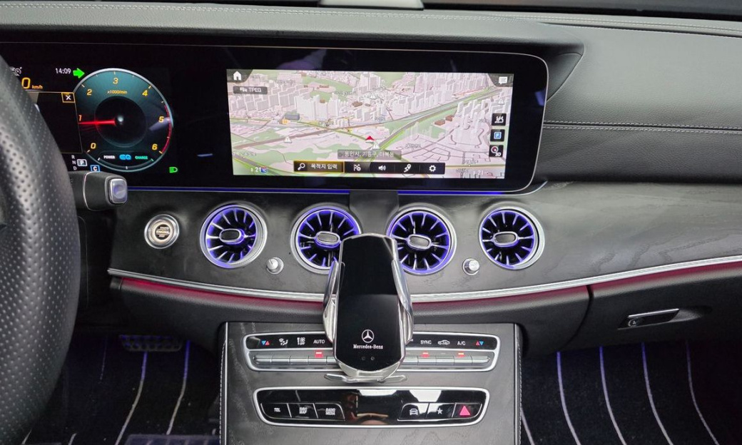 Mercedes-Benz E-Class E220d 4MATIC AMG Line, 2023