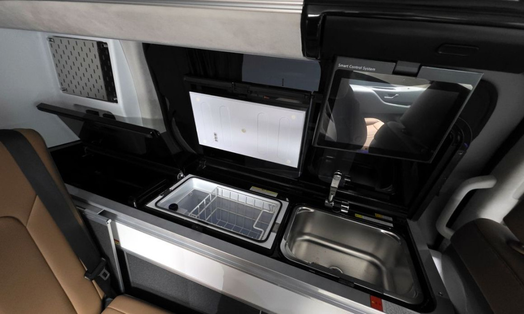 Hyundai Staria 2WD Camping Car, 2024