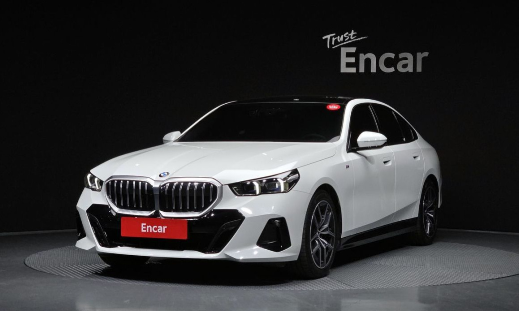 BMW 5-Series 520i M Sport, 2025