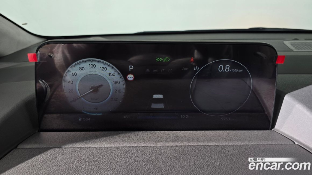 Hyundai Staria 4WD Lounge 9-Seater, 2023