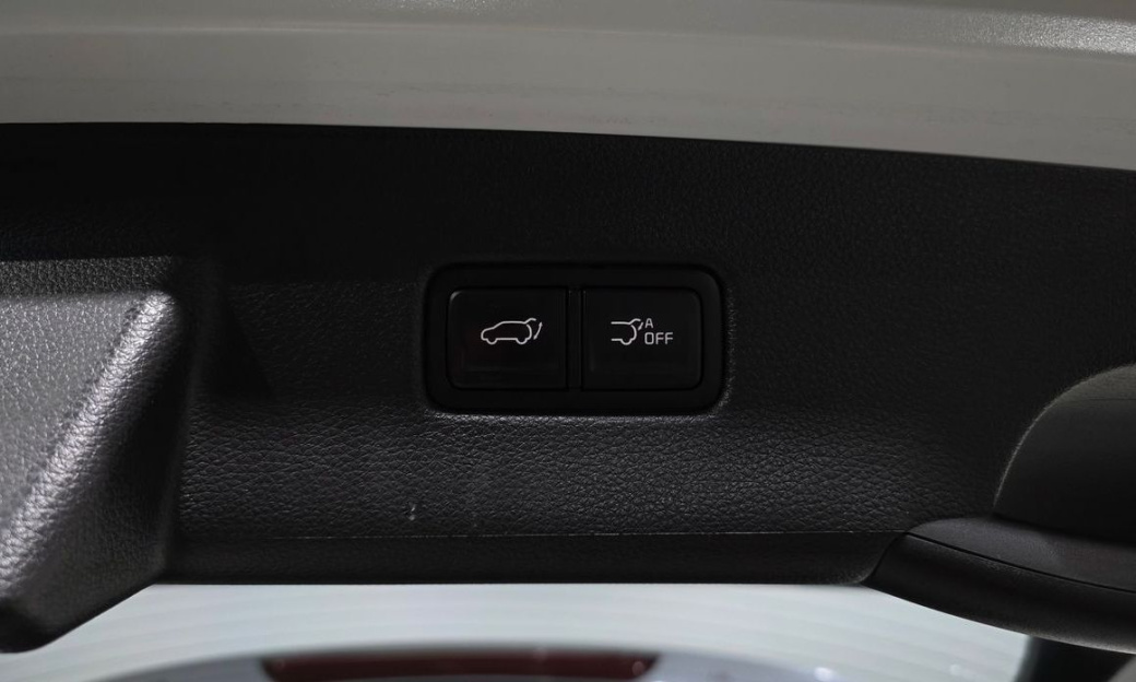 Kia Carnival 7-Seater Signature, 2023