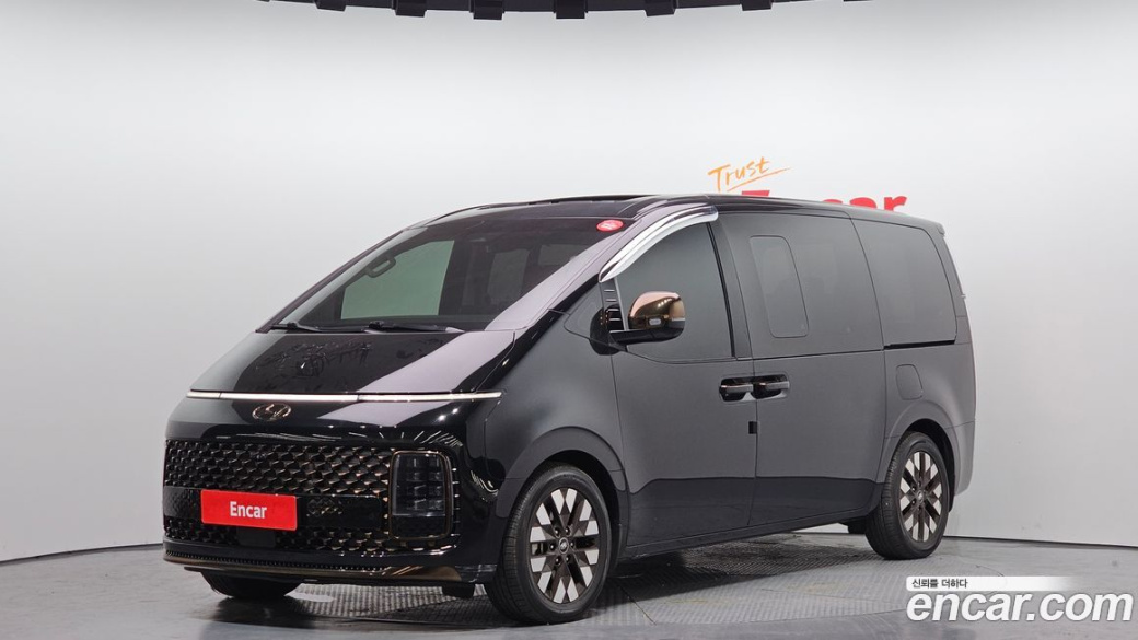 Hyundai Staria 4WD Lounge 7-Seater, 2023