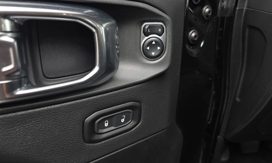 Jeep Wrangler 2.0 Sahara Power Top 4Door, 2025