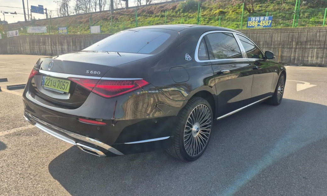 Mercedes-Benz S-Class Maybach S680 4MATIC, 2023