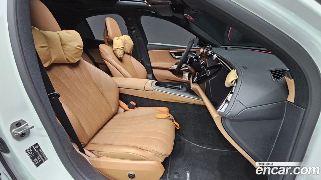 Mercedes-Benz E-Class E300 4MATIC AMG Line, 2026