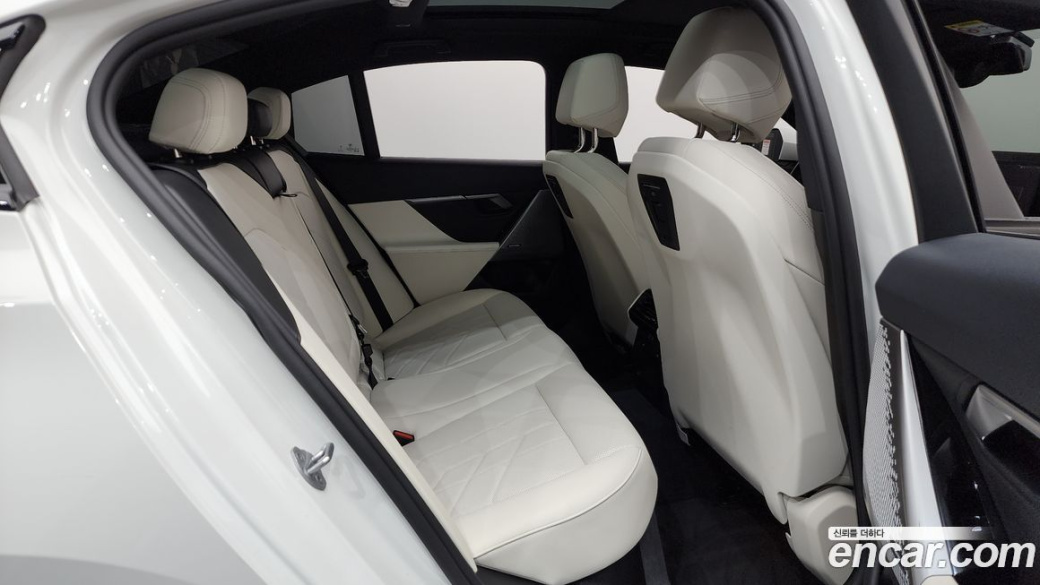 BMW 5-Series 520i M Sport, 2025