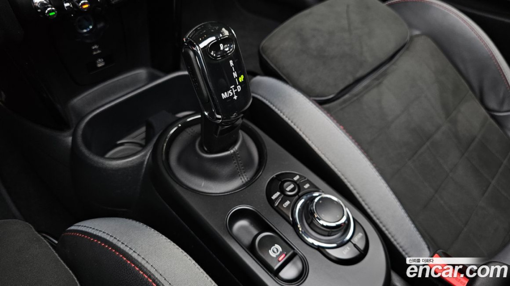Mini Cooper JCW, 2024
