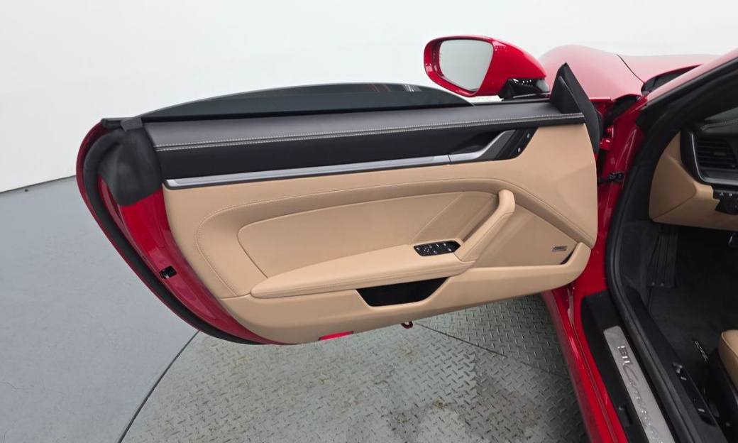 Porsche 911 Carrera 4S Cabriolet, 2024