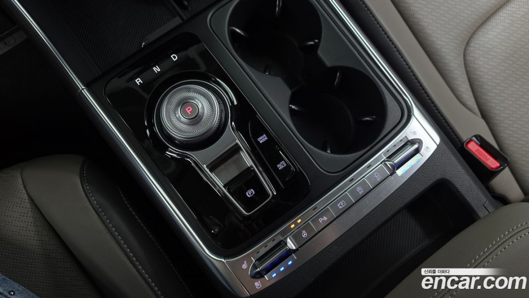 Kia Carnival 7-Seater Signature, 2024