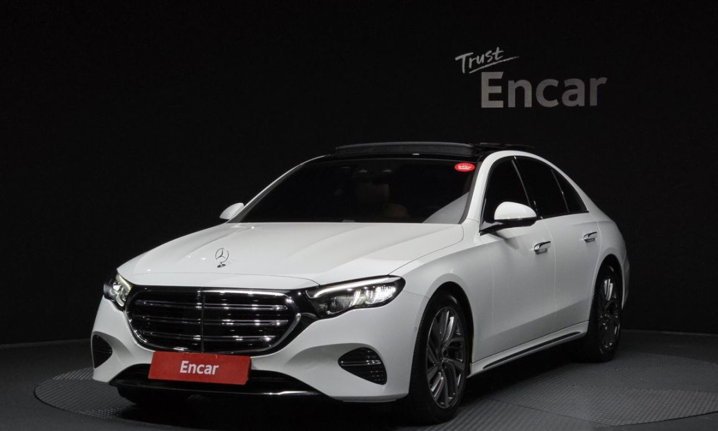 Mercedes-Benz E-Class E220d 4MATIC Exclusive, 2024