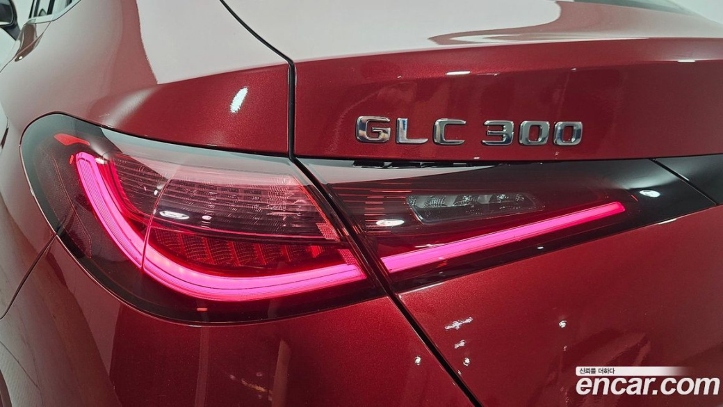 Mercedes-Benz GLC-Class GLC300 4MATIC AMG Line, 2025