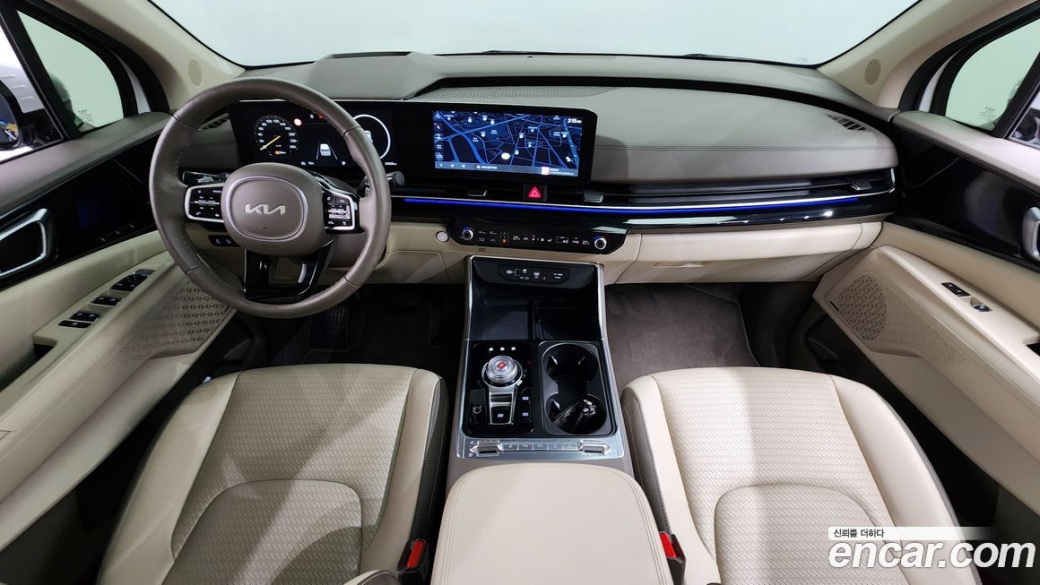 Kia Carnival 9-Seater Signature, 2024