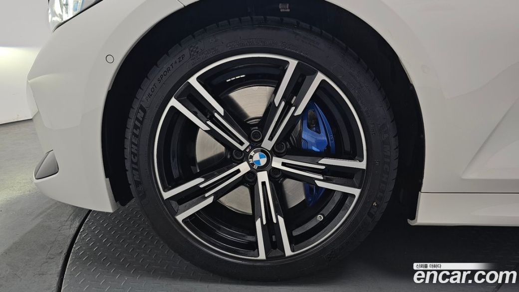 BMW 3-Series 320i M Sport, 2023