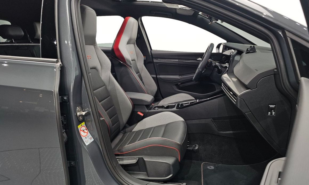 Volkswagen Golf 2.0 GTI, 2024