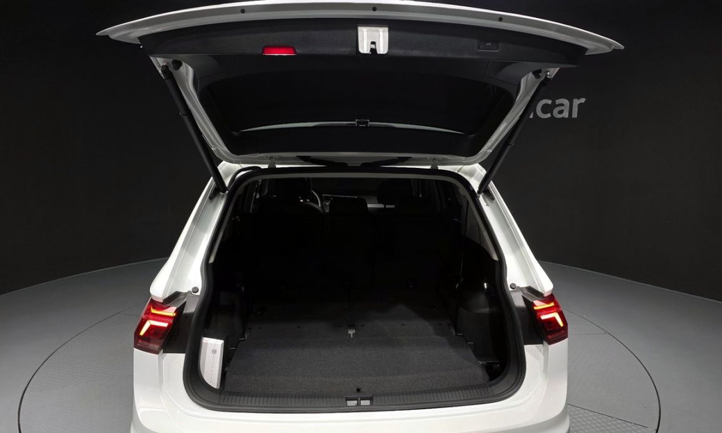 Volkswagen Tiguan 2.0 TSI Prestige, 2024