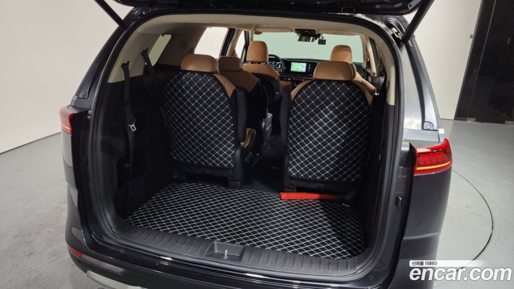 Kia Carnival 9-Seater Signature, 2023
