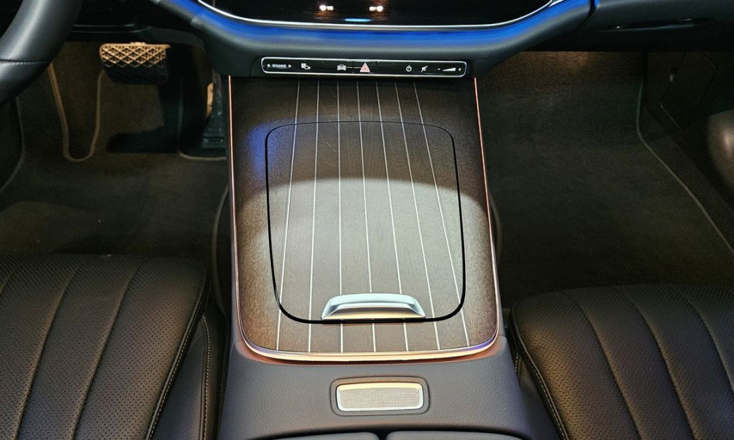 Mercedes-Benz E-Class E300 4MATIC Exclusive, 2024