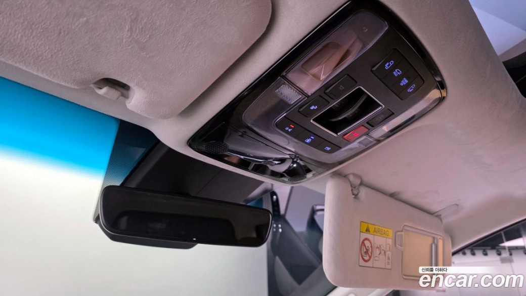 Hyundai Staria 4WD Lounge 9-Seater, 2024