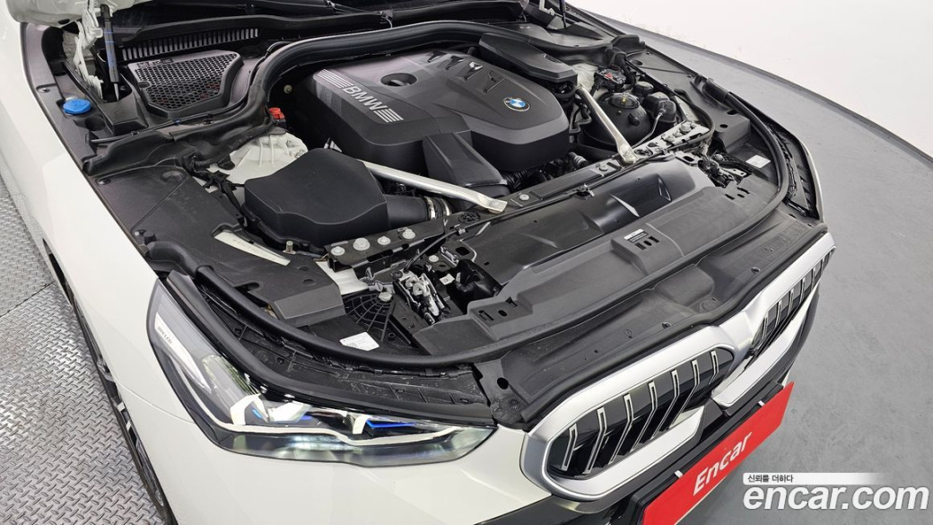 BMW 5-Series 520i M Sport, 2025