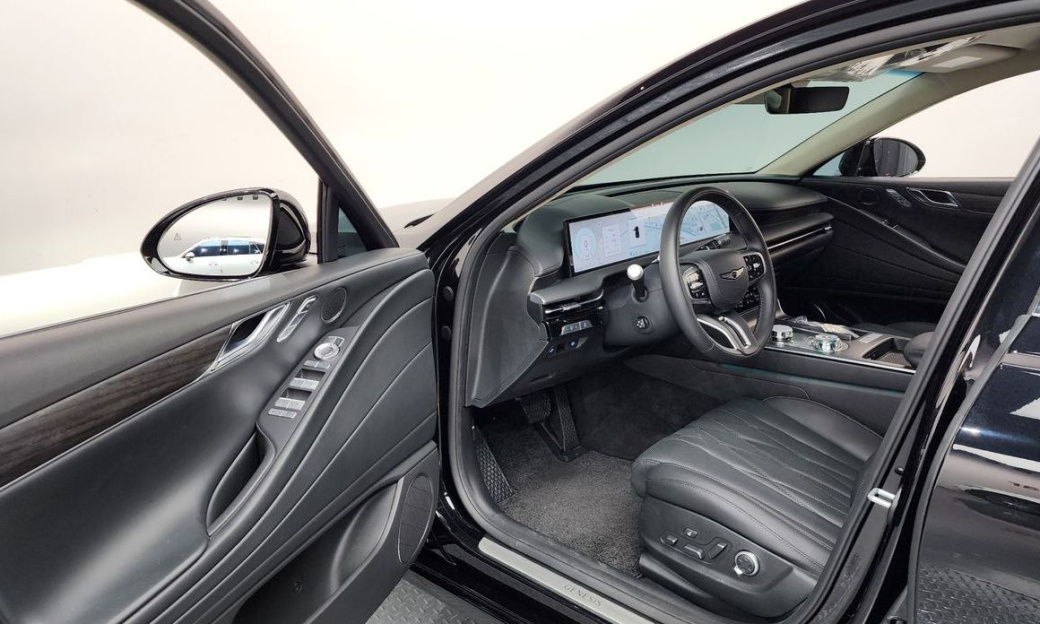 Genesis G80 Gasoline 2.5 Turbo AWD, 2025