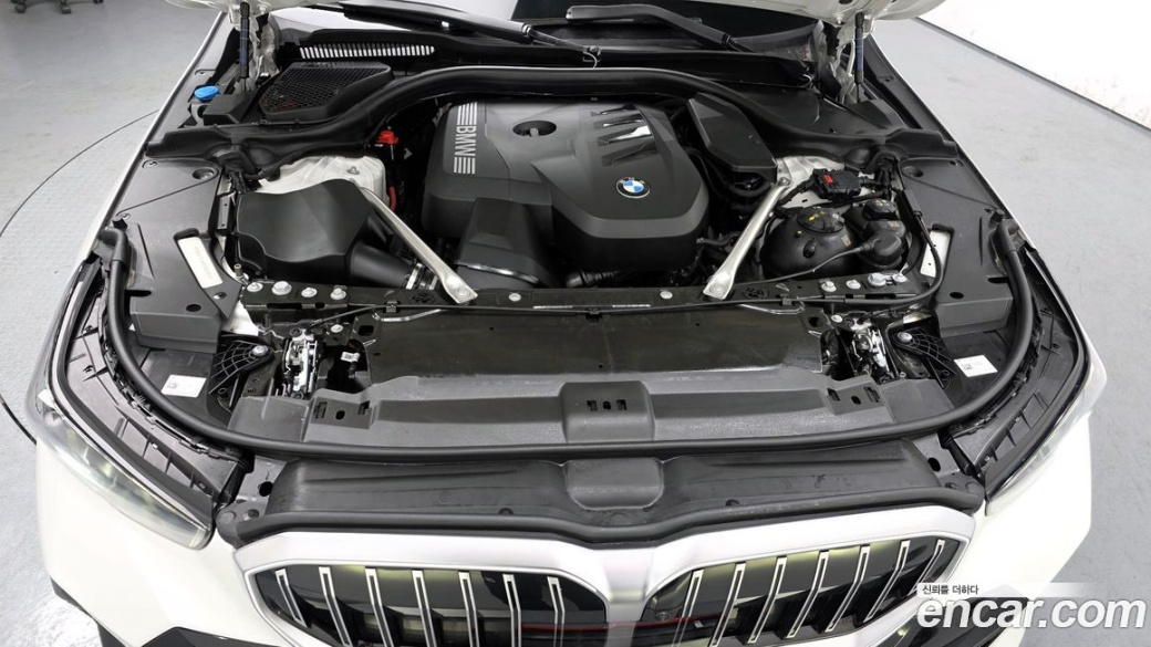 BMW 5-Series 520i M Sport, 2025