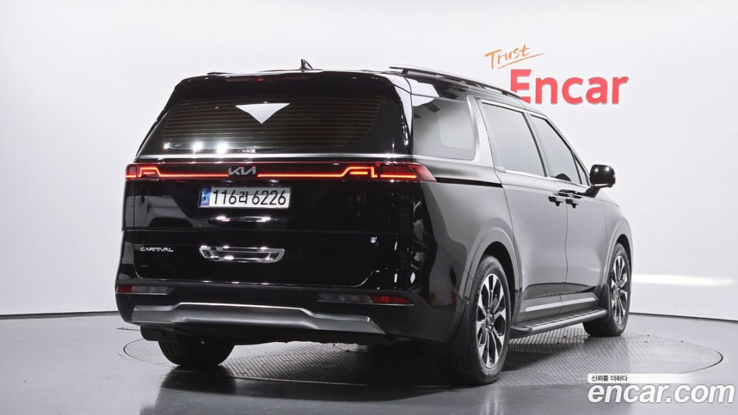 Kia Carnival 7-Seater Signature, 2022