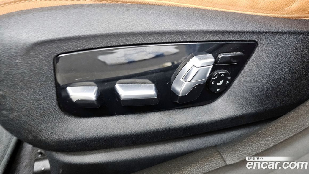 BMW 5-Series 520i Luxury, 2022