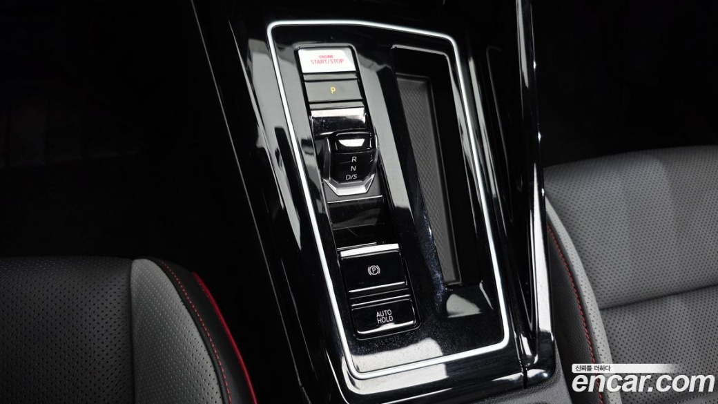 Volkswagen Golf 2.0 GTI, 2024