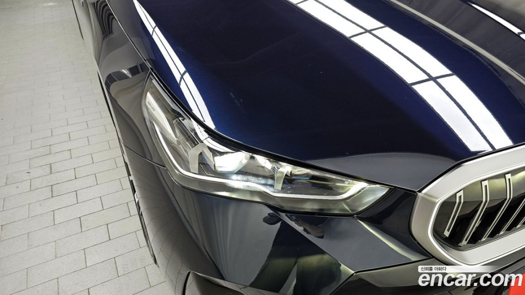 BMW 5-Series 530i xDrive M Sport, 2024