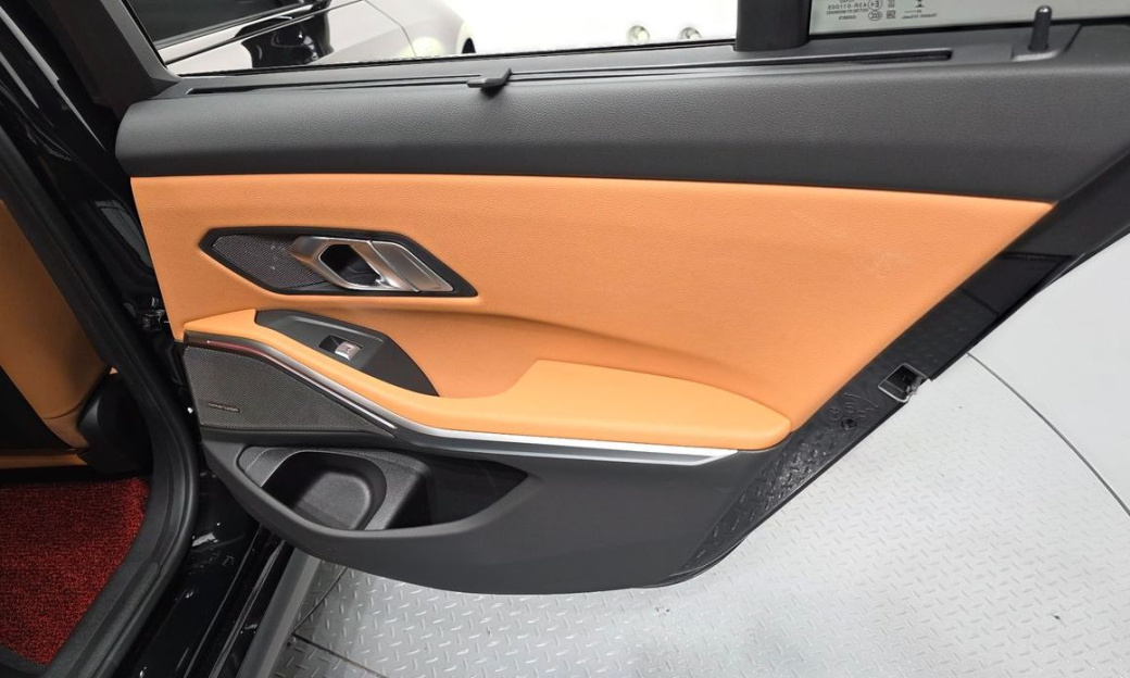 BMW 3-Series 320d Touring M Sport, 2025