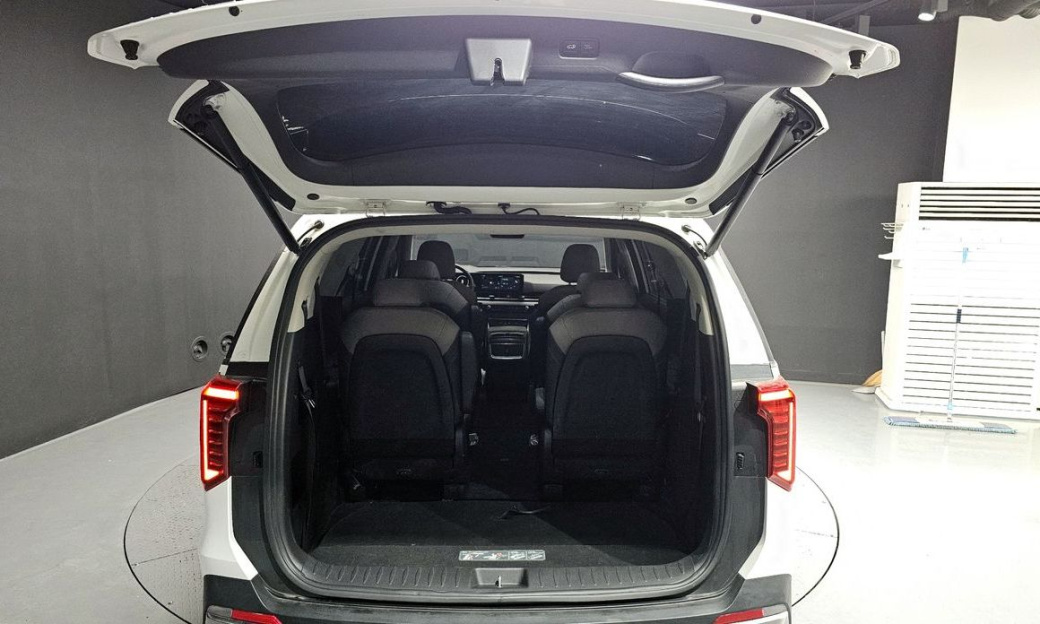 Kia Carnival 9-Seater Noblesse, 2025